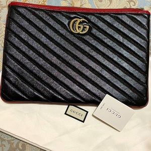 NWT Authentic Gucci Marmont Pouch Clutch